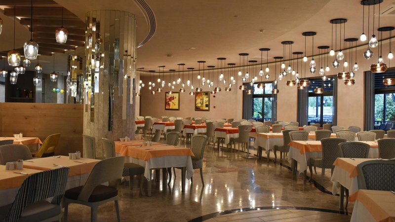 Antalya utazás Royal Wings