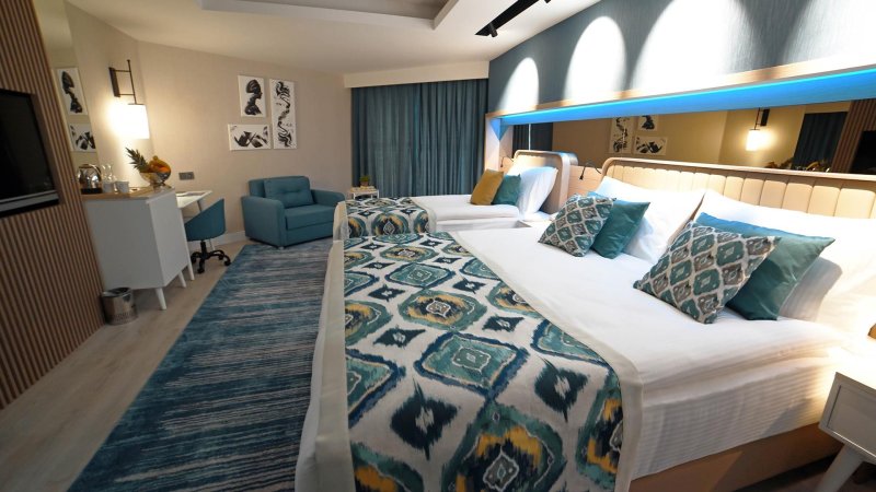 Antalya utazás Royal Wings