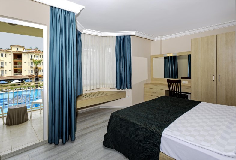 Kusadasi utazás Sealight Family Club