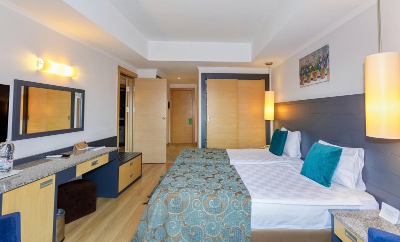 Kusadasi utazás Sealight Resort Hotel