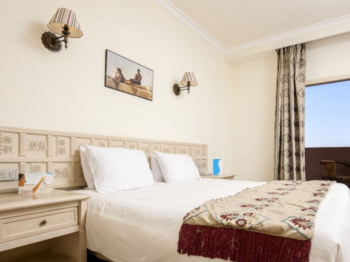 Hurghada utazás Sentido Mamlouk Palace Resort and Spa