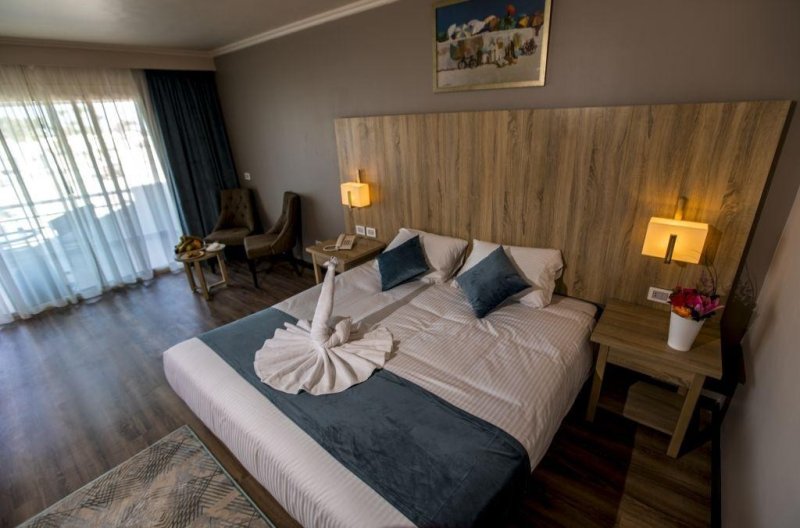 Hurghada utazás Seven Seas Jolie Bay