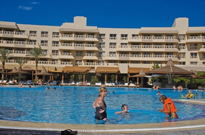 Hurghada utazás Sindbad Club