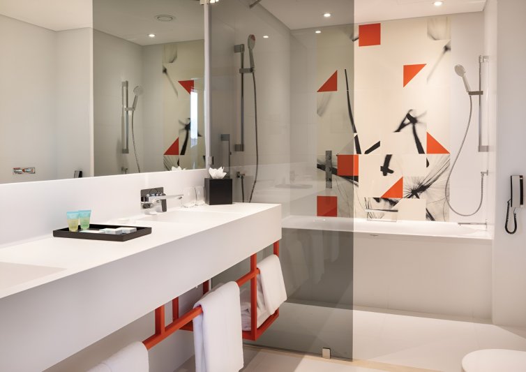 Dubai utazás Studio M Arabian Plaza Hotel & Apartments