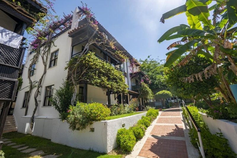 Alanya utazás Titan Club