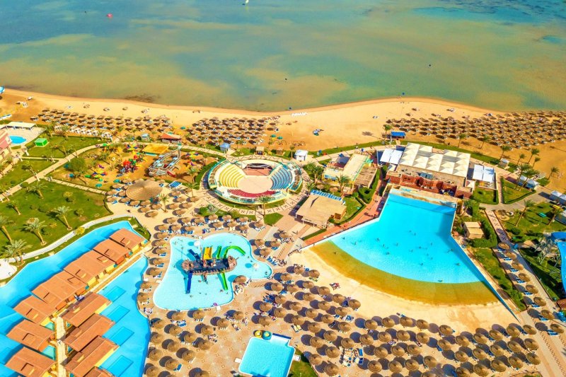 Hurghada utazás Titanic Beach Spa Aqua Park