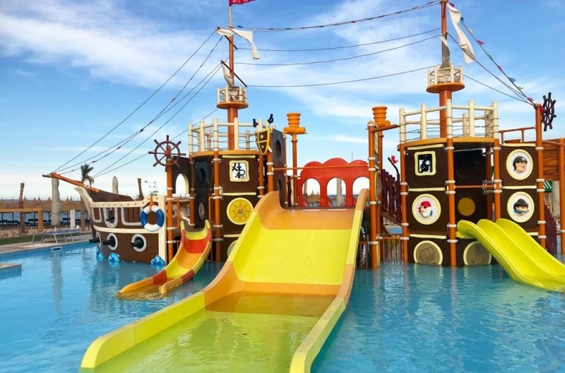 Hurghada utazás Titanic Royal Resort