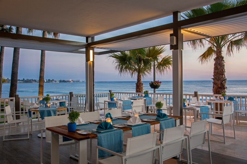 Acanthus & Cennet Barut Collection Side