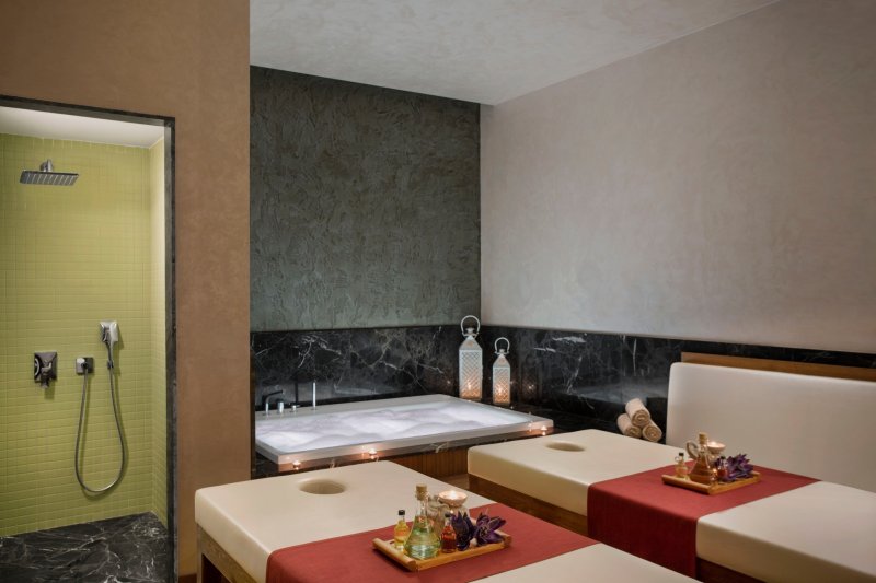 Acanthus & Cennet Barut Collection Side