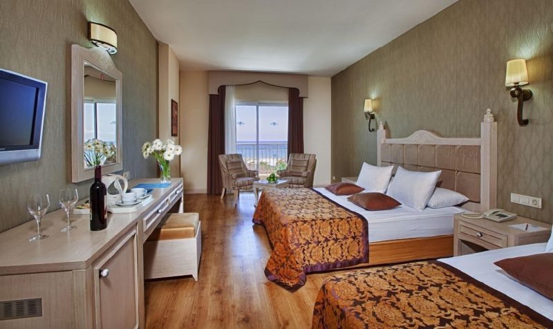 Side utazás Adalya Bliss