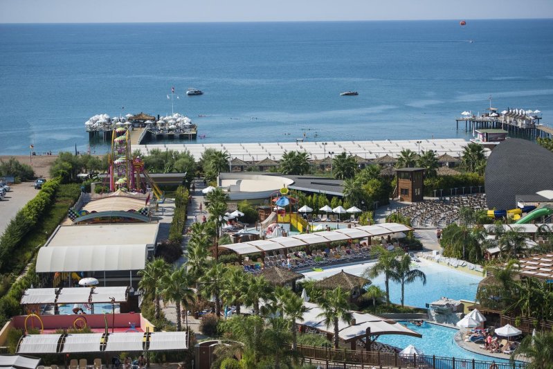 Antalya utazás Adalya Elite Lara