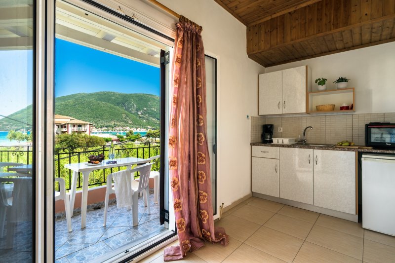 Lefkada-sziget utazás Aiolos Apartments