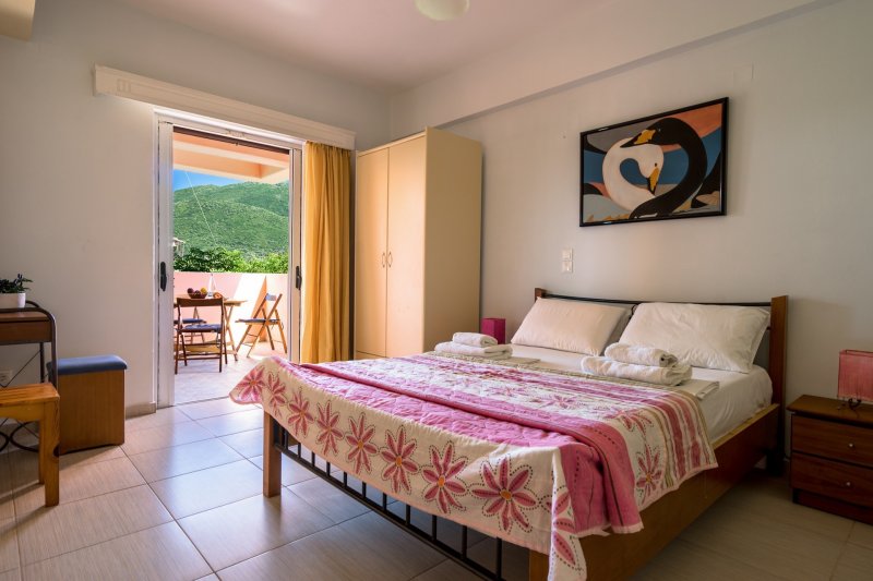 Lefkada-sziget utazás Aiolos Apartments