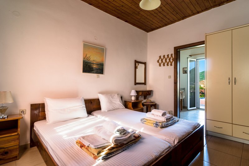 Lefkada-sziget utazás Aiolos Apartments