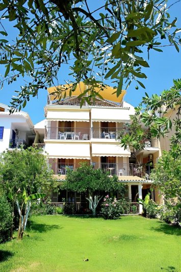 Lefkada-sziget utazás Akrogiali