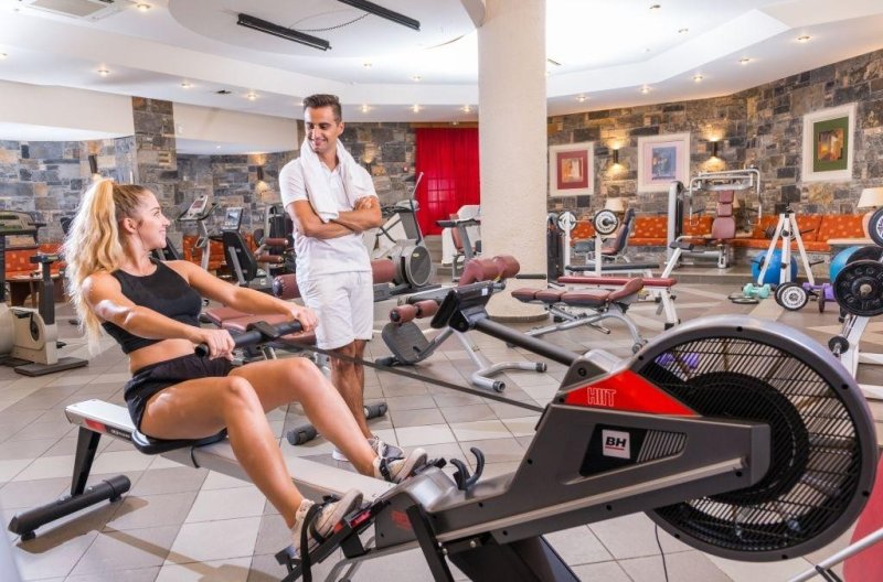 Kelet Stalis utazás Alexander Beach Hotel & Village