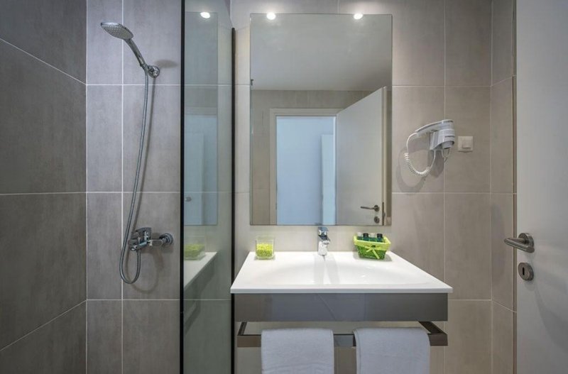 Szoba - fürdőszoba