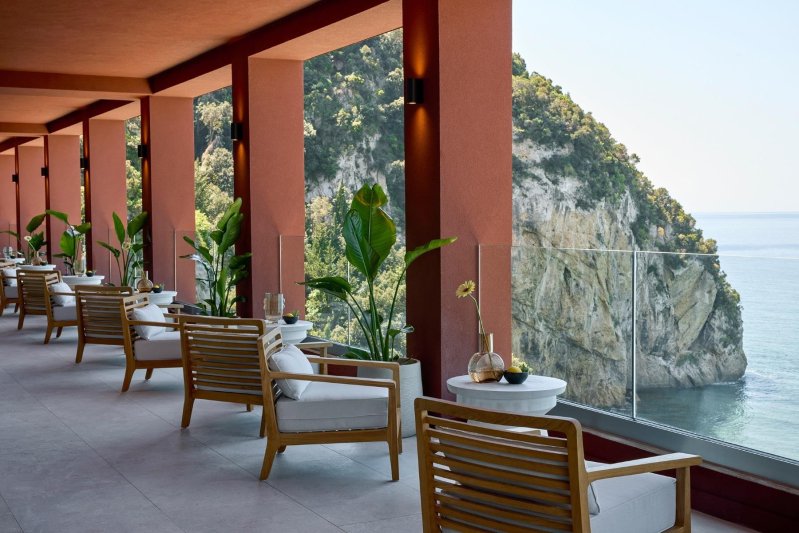 Korfu utazás Ella álkyna