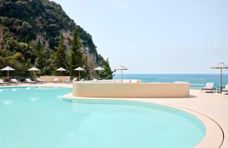 Korfu utazás Ella álkyna