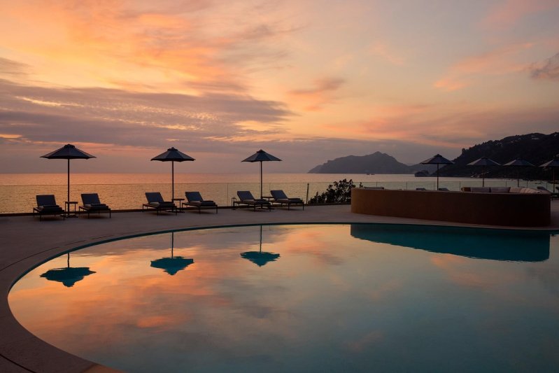 Korfu utazás Ella álkyna