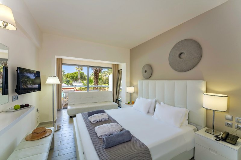 Kétágyas szoba kertre néző kilátással