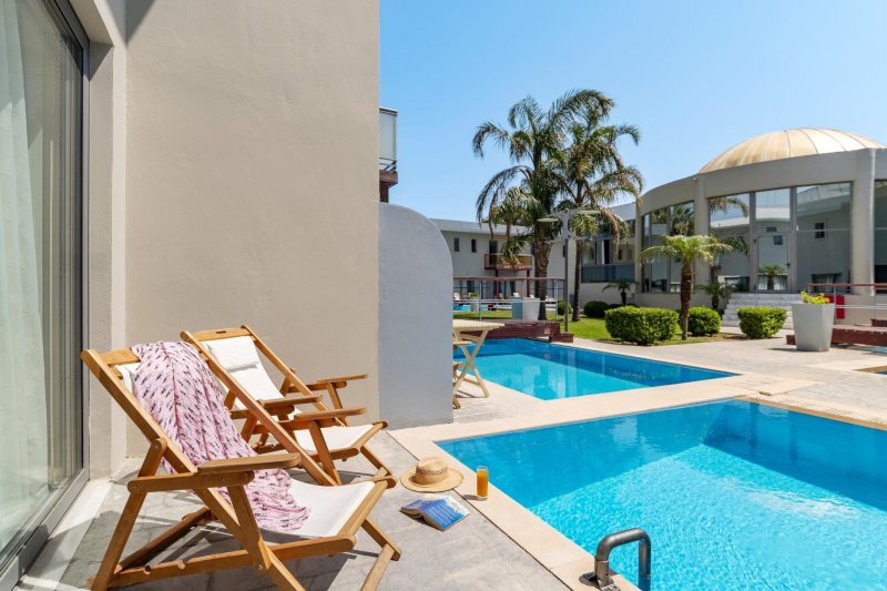 Superior szoba, közös medence