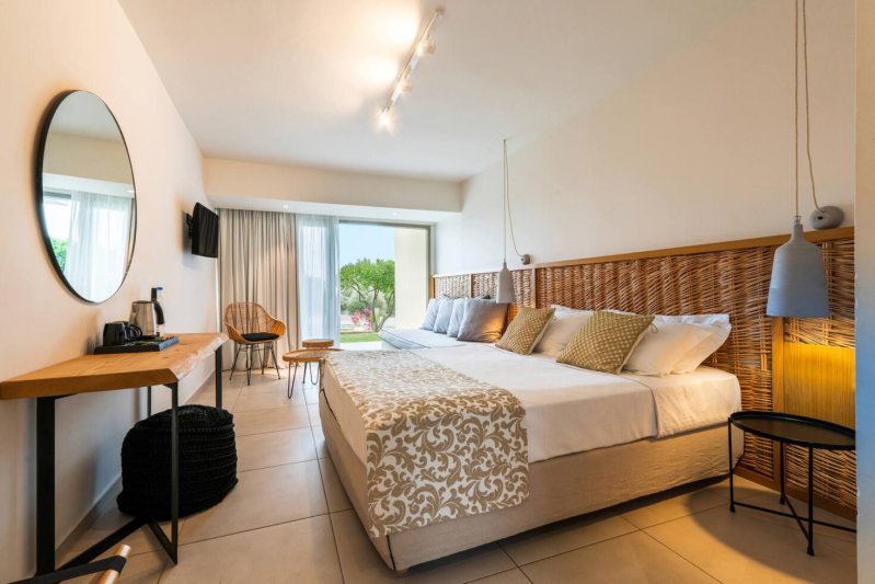 Bungaló, kilátás a kertre