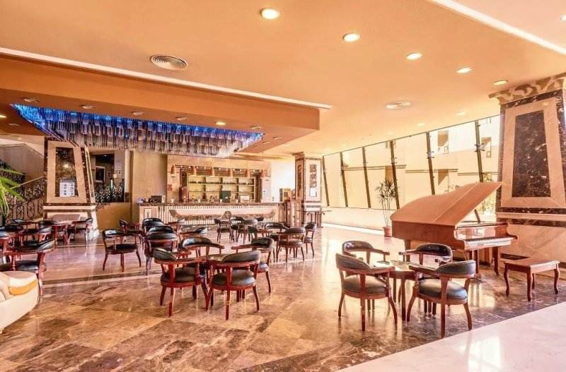 Hurghada utazás AMC Royal Hotel