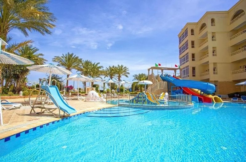 Hurghada utazás AMC Royal Hotel