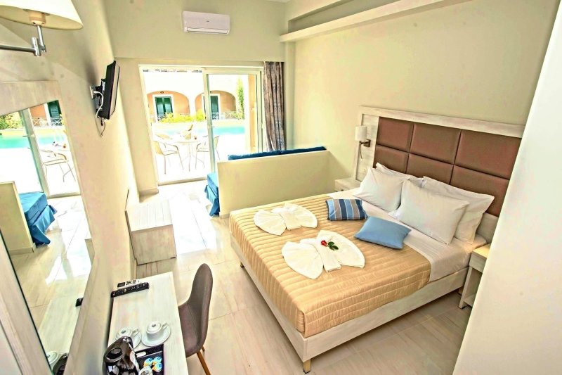 Junior lakosztály közös medencével