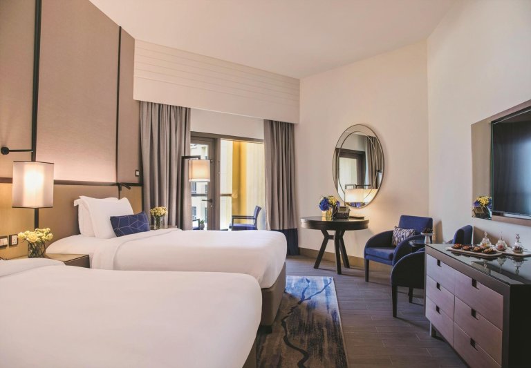 Dubai utazás Amwaj Rotana Jumeirah Beach