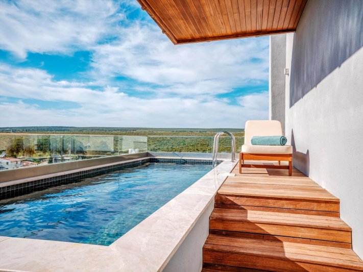 Penthouse tengerre néző kilátással és saját medencével