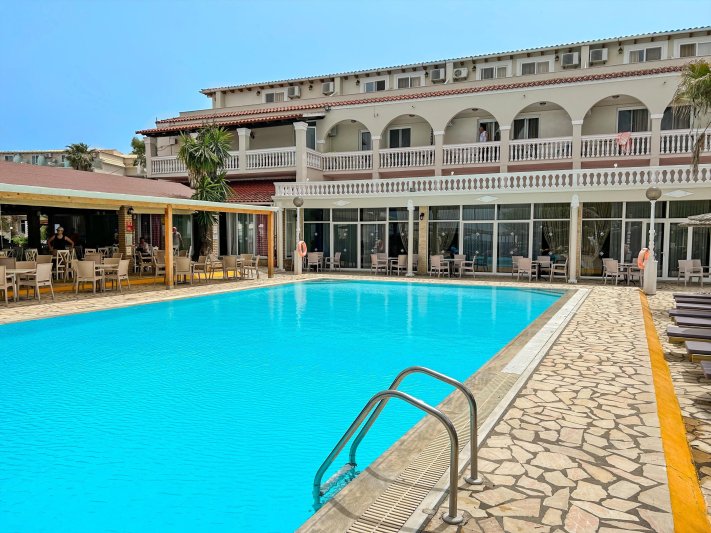 Korfu utazás Angela Beach