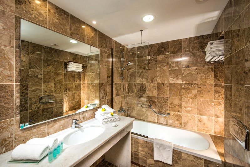 Kétágyas szoba - fürdőszoba