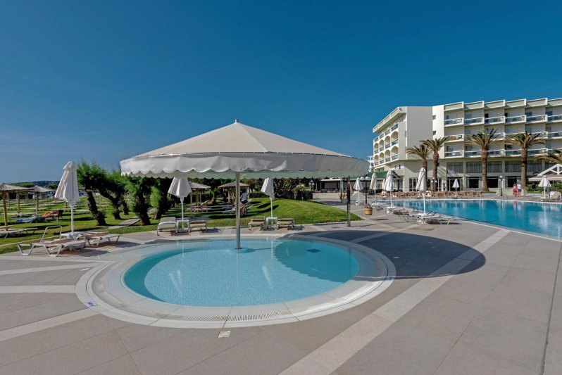 Rodosz Faliraki utazás Apollo Beach