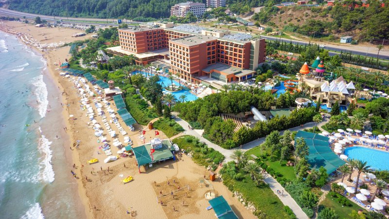 Alanya utazás Aqi Pegasos Royal