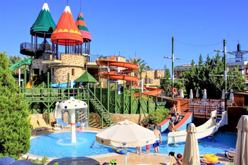 Alanya utazás Aqi Pegasos Royal