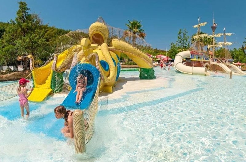 Kusadasi utazás Aqua Fantasy