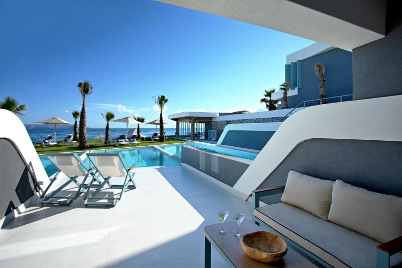 Bungaló saját medencével