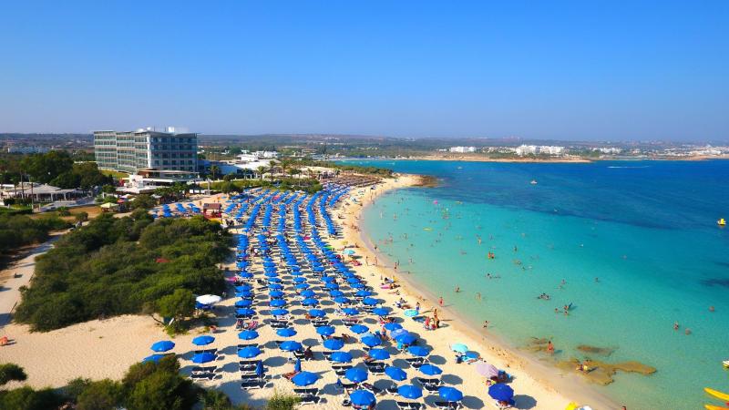 Asterias Beach Dél-Ciprus
