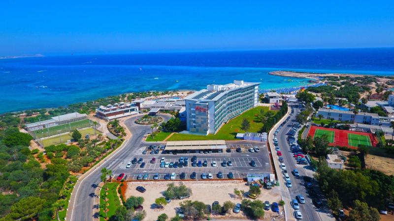 Asterias Beach Dél-Ciprus