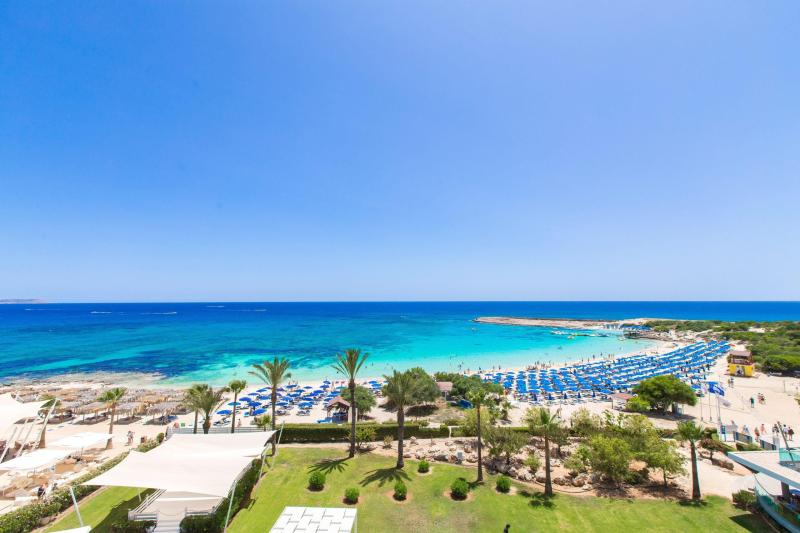 Asterias Beach Dél-Ciprus