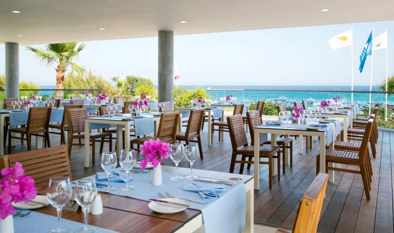 Asterias Beach Dél-Ciprus