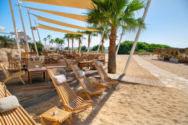 Asterias Beach Dél-Ciprus