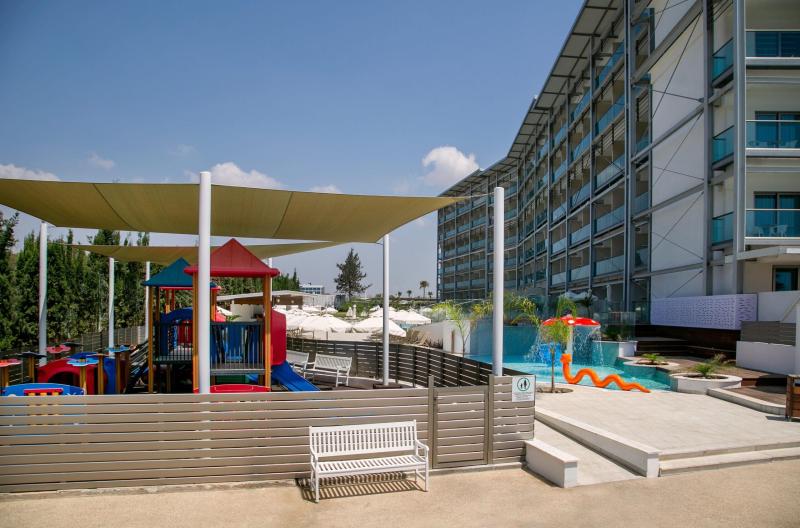 Asterias Beach Dél-Ciprus