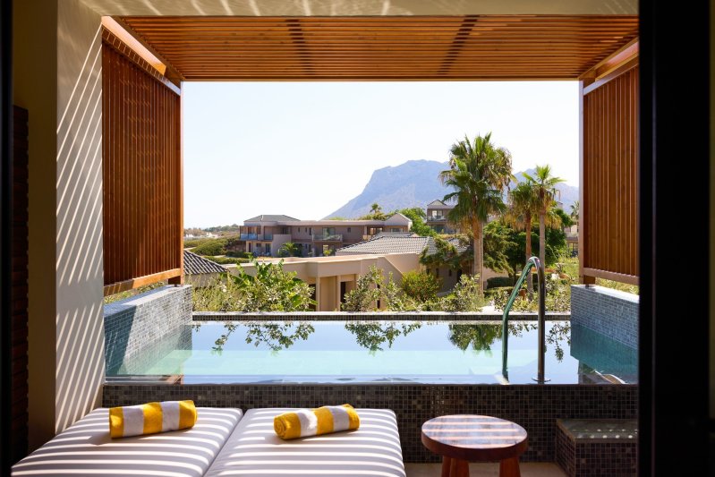 Horizon lakosztály, nyitott terű, merülőmedencével