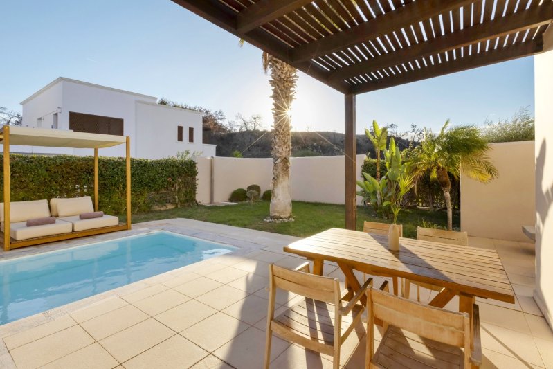 Trópusi bungaló lakosztály saját medencével