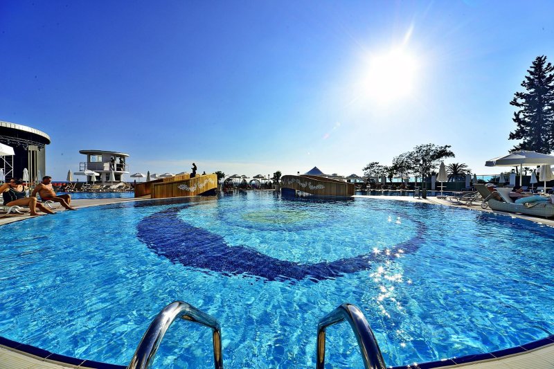 Azura Deluxe Avsallar Alanya