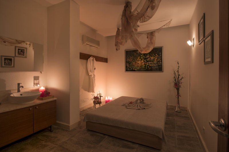 Barut B Suites Side