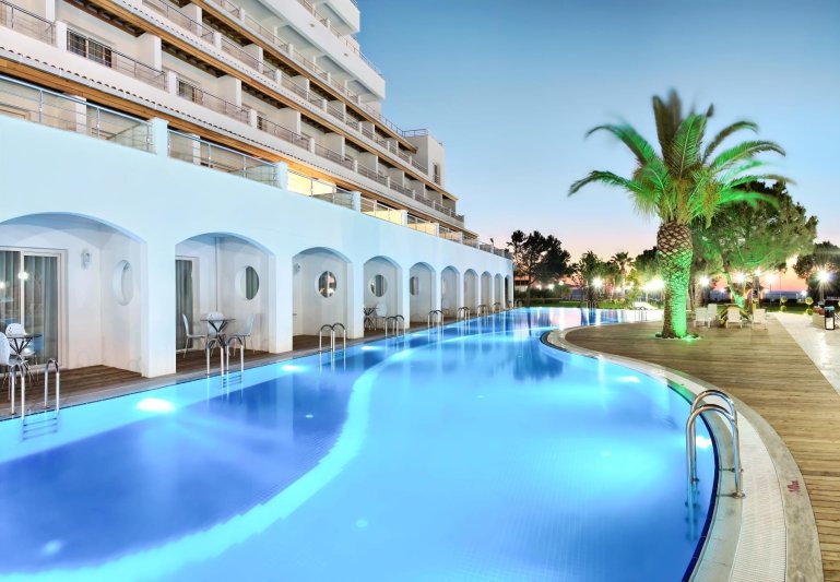 Kusadasi utazás Batihan Beach Resort